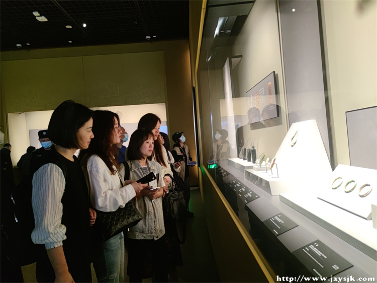 上午1.jpg 上午1.jpg